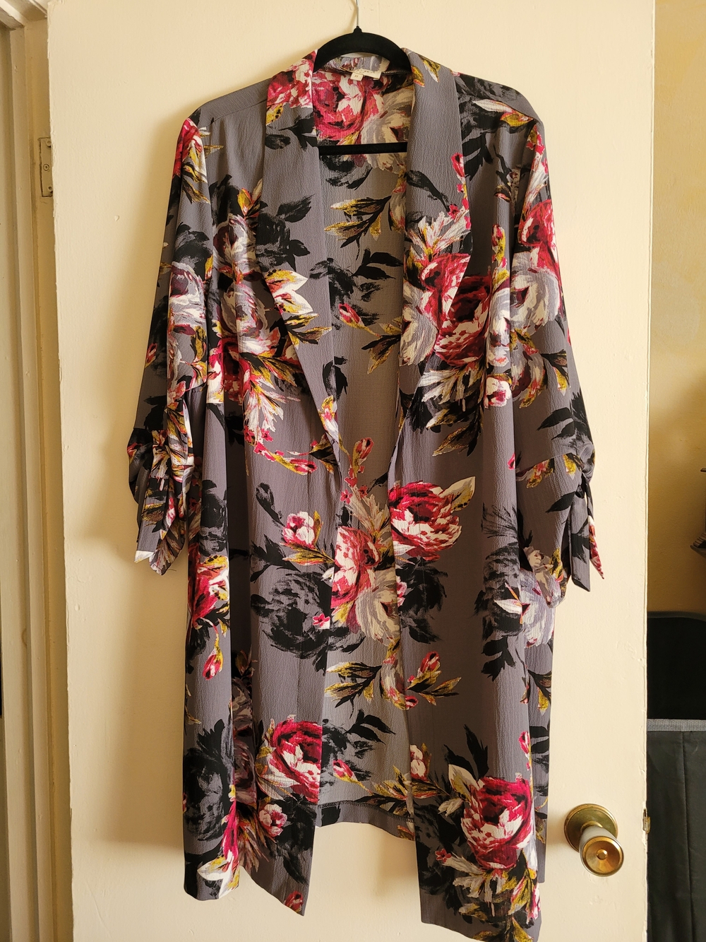 Laura Plus Gray Long-Sleeve Floral Kimono Duster Jacket with Pink Accents